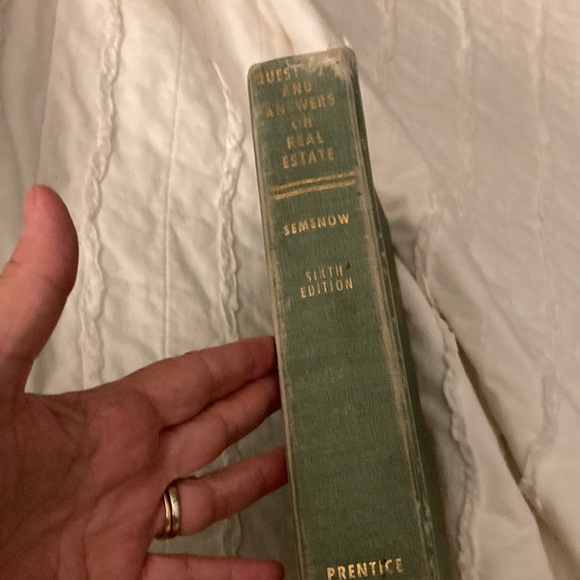 1969 vintage hardback book Questions and Answers on Real Estate - Picture 3 of 13
